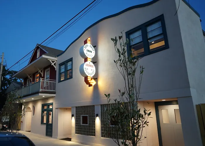 Dew Drop Inn Hotel & Lounge